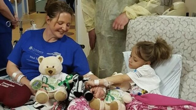 Insegnante elementare dona il suo rene   a una piccola alunna gravemente malata e le regala così una nuova vita.