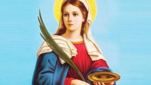 Молитва и история святой Люсии-мученицы, приносящей подарки детям