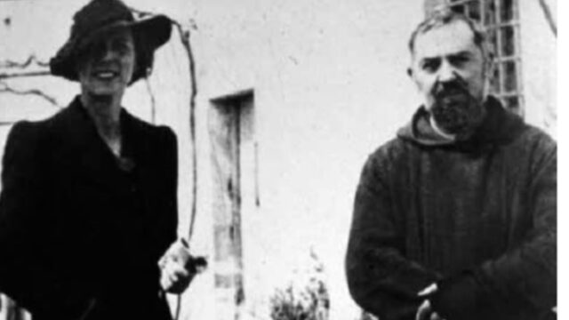 Padre Piok monarkiaren erorketa iragarri zion Maria Joseri