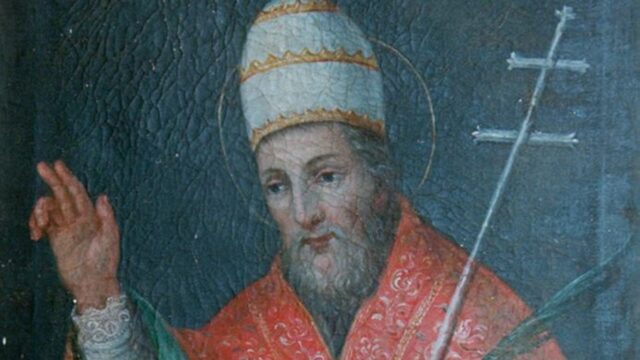 San Felice: de martelaar genas de ziekten van de pelgrims die onder zijn sarcofaag kropen