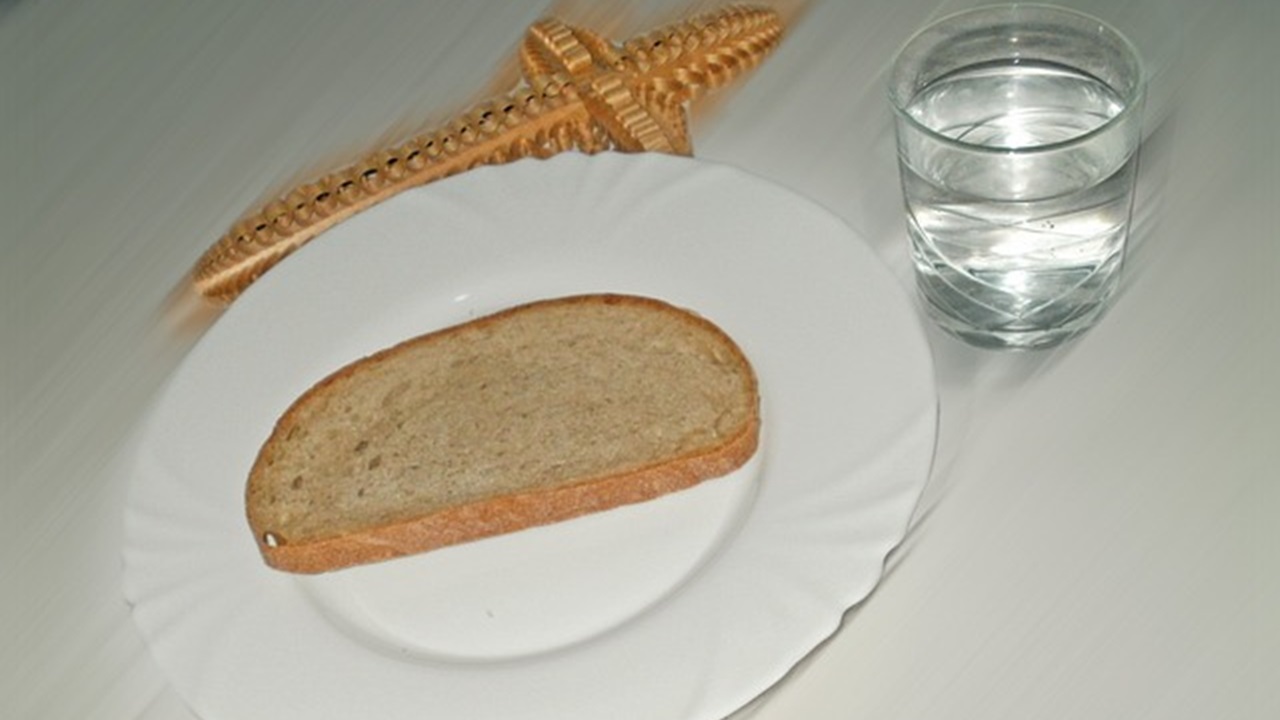 хлеба и воде