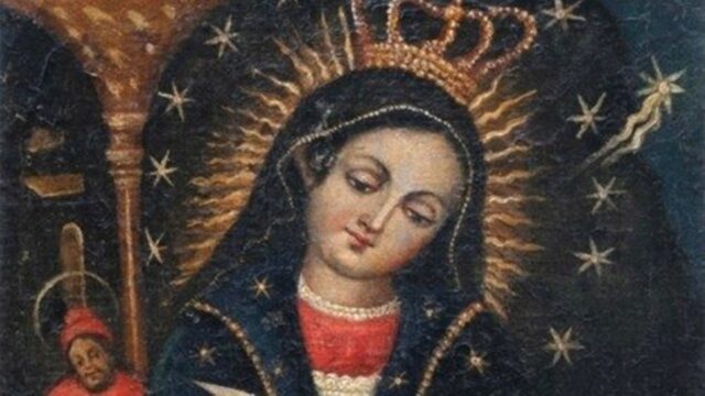 聖母瑪利亞的形像人人可見，但實際上壁龕是空的（阿根廷聖母顯現）