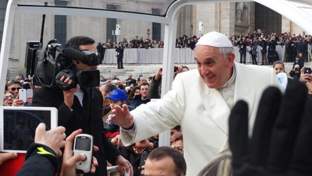 Paavst Franciscus: "Jumal ei naeluta meid meie patu külge"